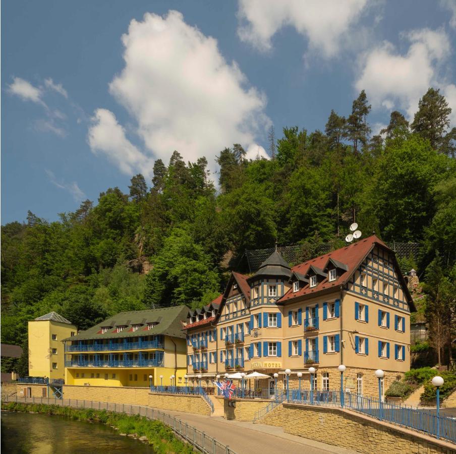 Hotel Praha Hřensko エクステリア 写真